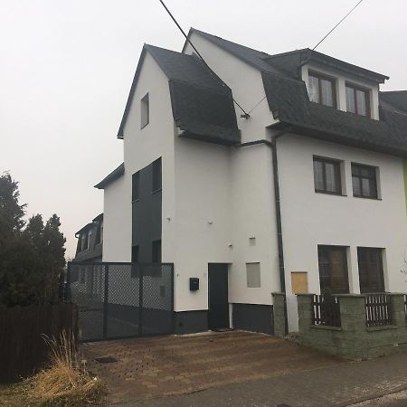 Apartment Dubnica Prejta 3 Dubnica nad Vahom Luaran gambar