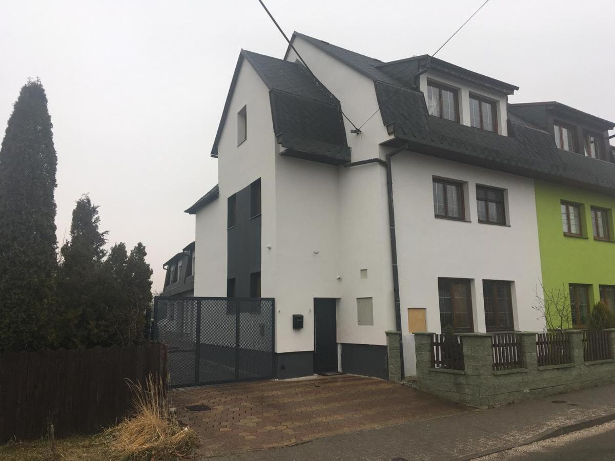 Apartment Dubnica Prejta 3 Dubnica nad Vahom Luaran gambar
